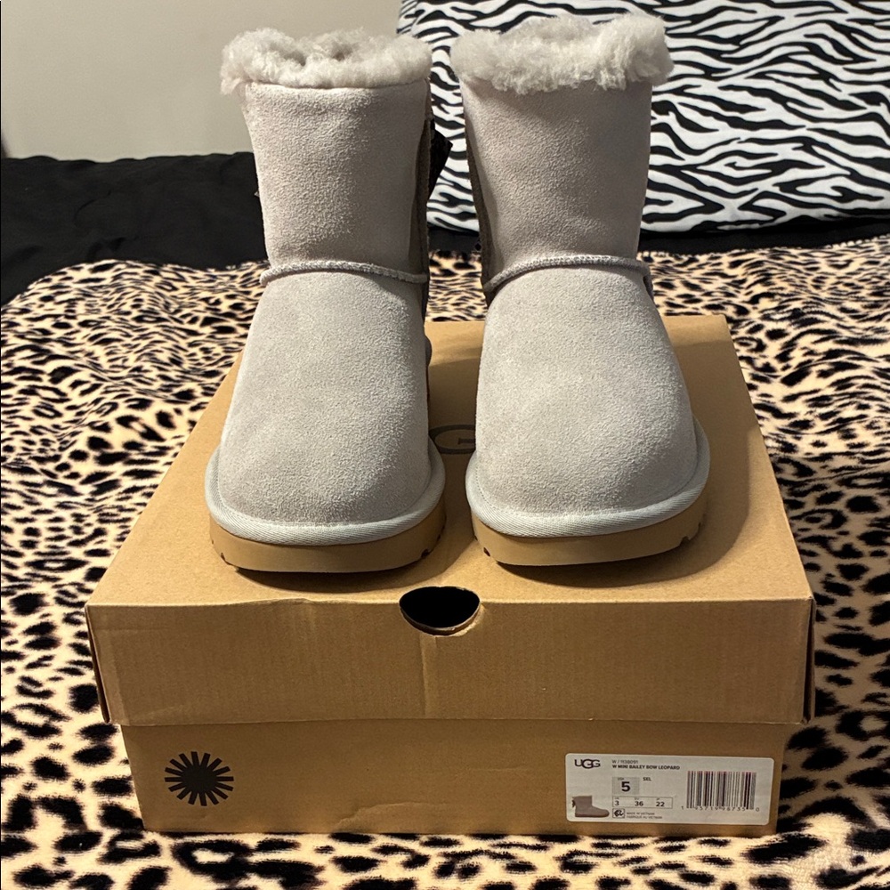 🎀 UGG w/ Mini Bailey Bow {leopard print} 🎀